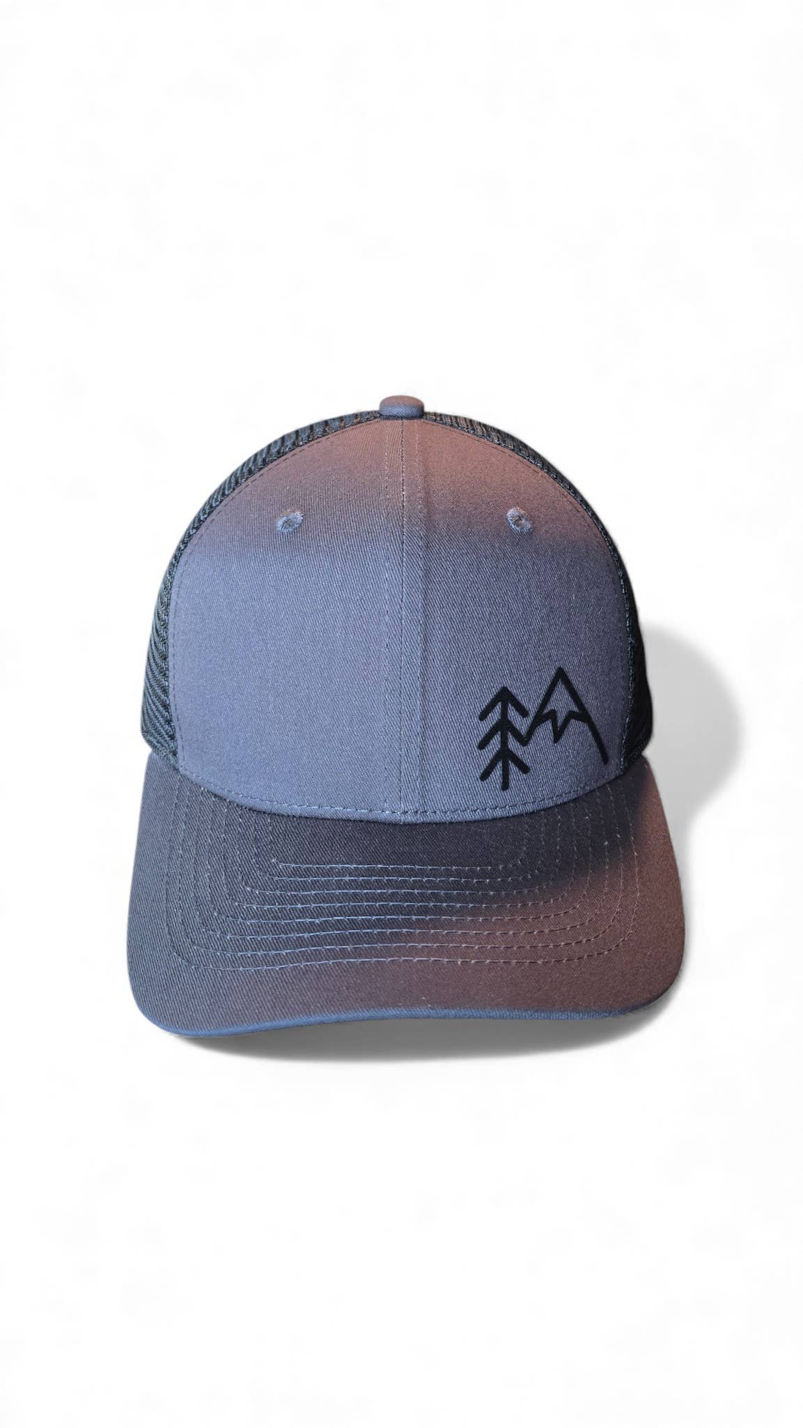 Mountains Trees Trucker Hat - Mesh Back Snapback Cap: Heather Grey on Black