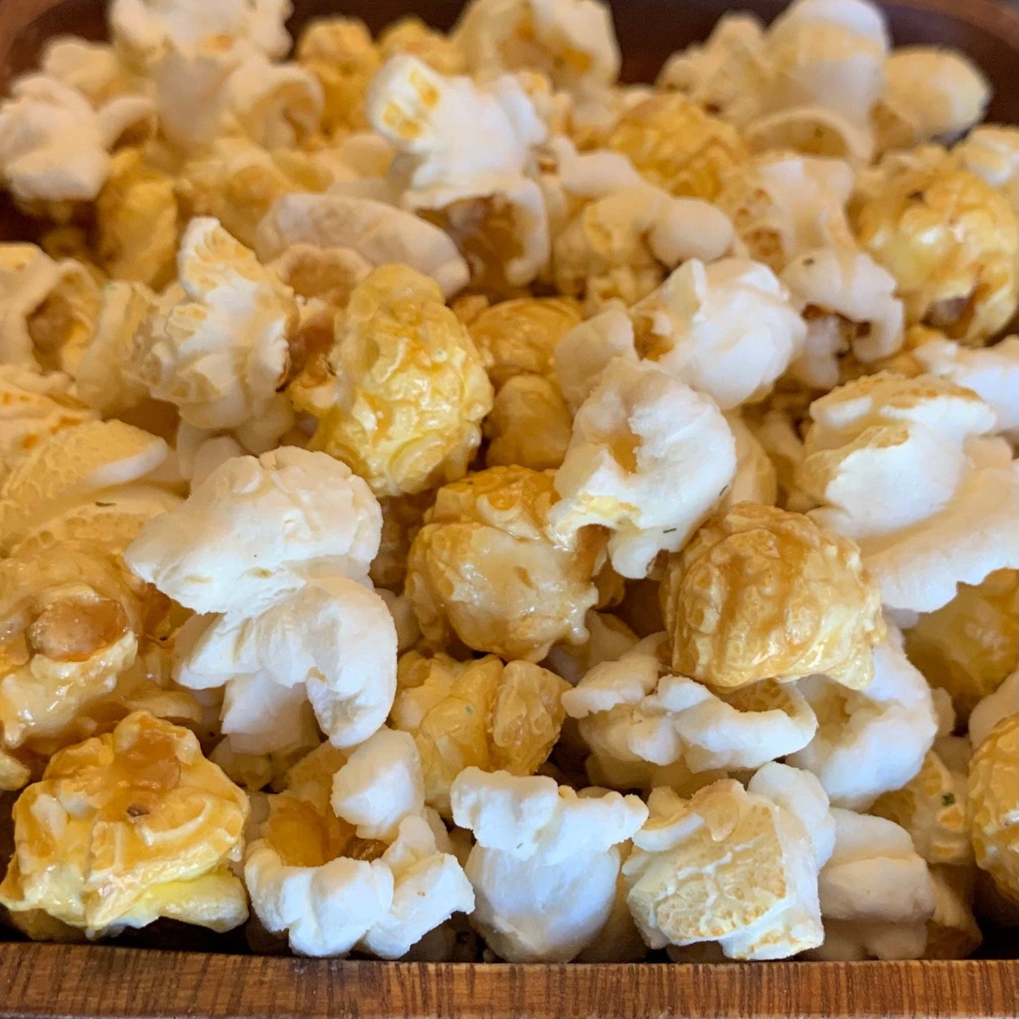 Caramel & Aged White Cheddar: Junior (approx 6 cups)